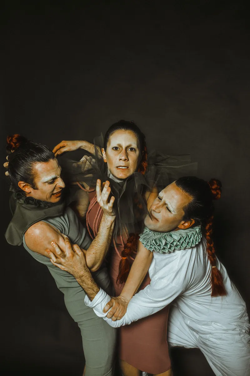 Röbota (servitud) — El Eje
