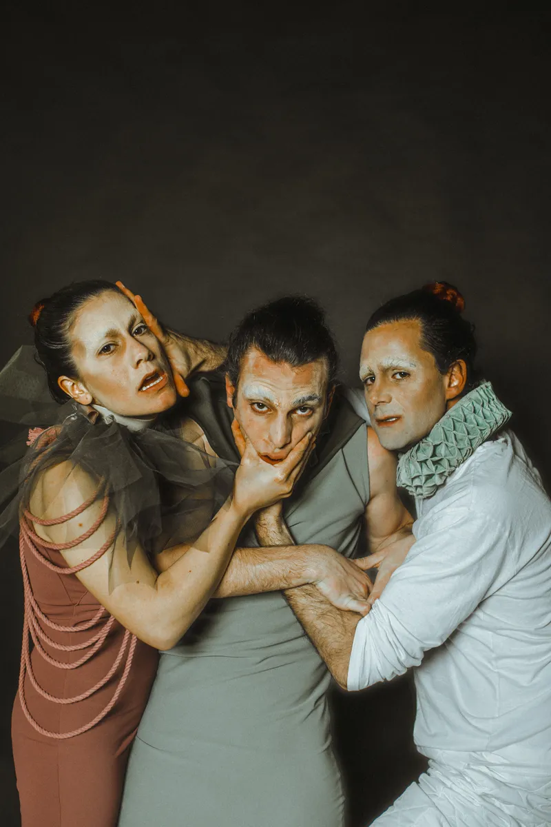 Röbota (servitud) — El Eje